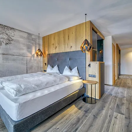 Avelina Hotel 4*
