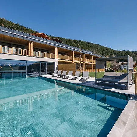 Hotel Avelina 4*